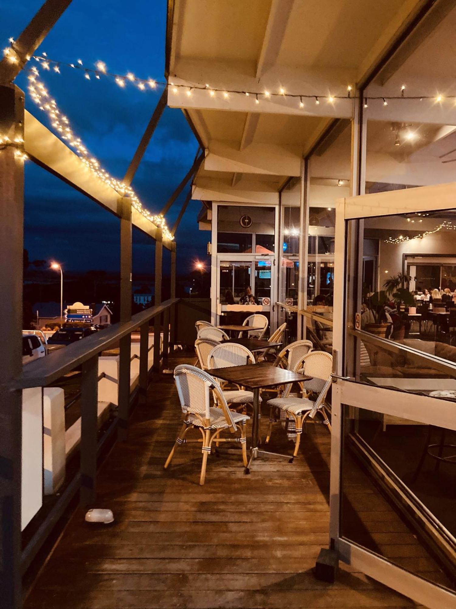 Bridport Bay Inn Exterior photo